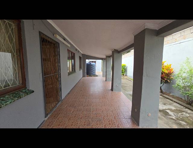 5 BEDROOM HOUSE FOR SALE IN SHALLCROSS